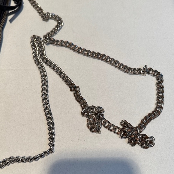 TOPSHOP Made in India Black Leather Floral Embroidered Chain Clutch - Picture 4 of 14